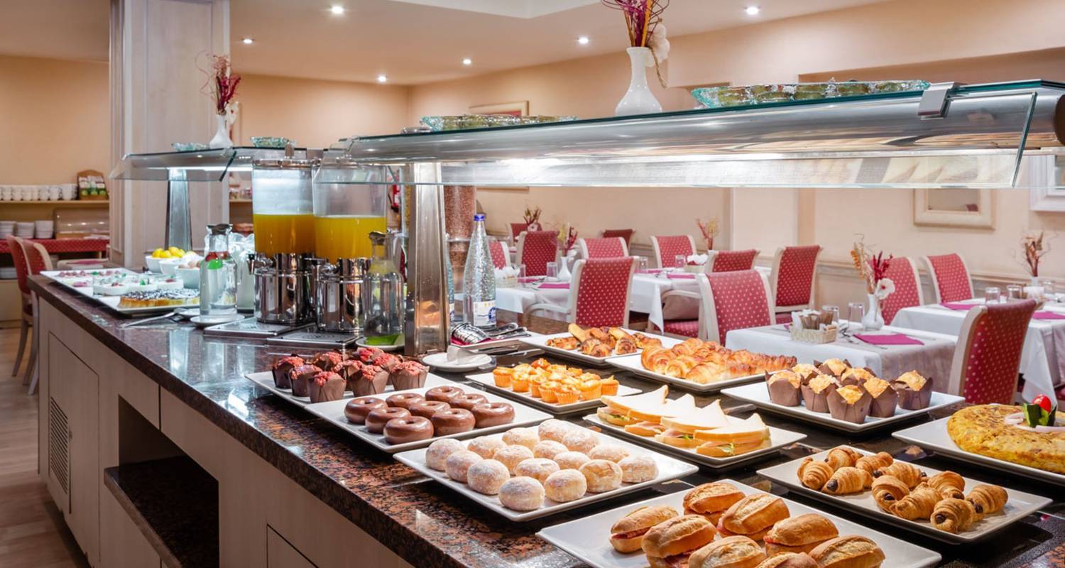 Start the day with a delicious buffet breakfast Sunotel Aston  Barcelona