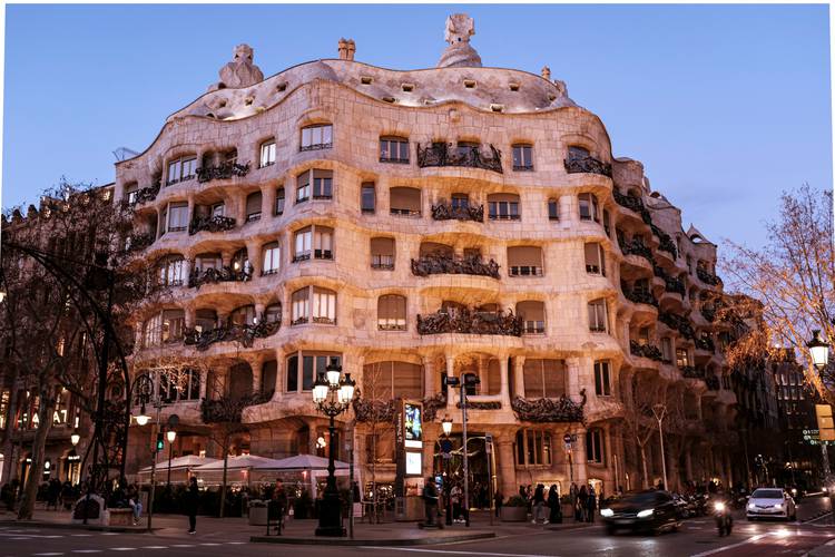 Los barrios más típicos de barcelona que no te puedes perder  Sunotel Aston Barcelona